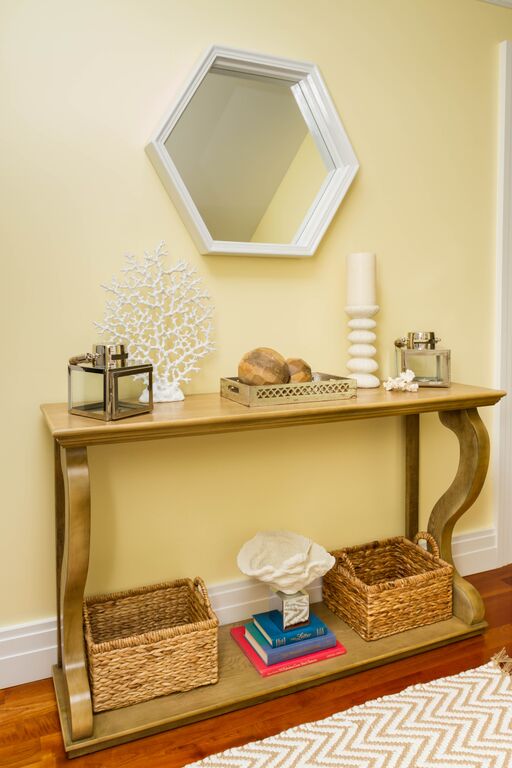 yellow-beach-foyer-maison-dor-nj