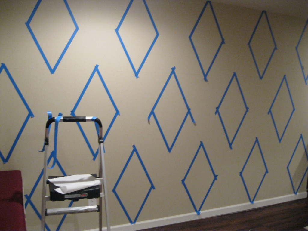 maison-dor-how-to-paint-diamonds-harlequin-on wall-3